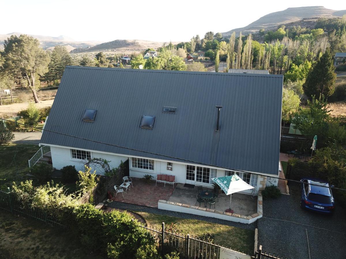 Hotel Honeysuckle Clarens Esterno foto