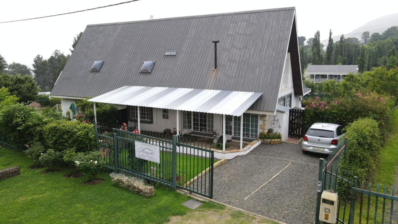 Hotel Honeysuckle Clarens Esterno foto